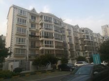 大三房+装修好+中层+近地铁+看房方便