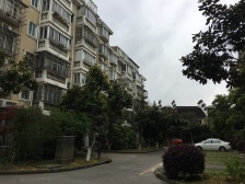 满五税少,一楼带院子,采光好,大三房,业主诚心出