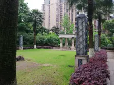 采光充足,绿化好,业主诚心出售优质清水房。