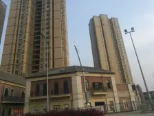 临河小区,精装修拎包入住上叠别墅