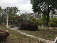 电梯洋房,飞机户型经典三房,近地铁和嘉亭汇大润发,可拎包入住