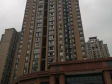 精装4房,环境优美,拎包入住很合适居家