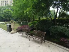 照母山 融创凡尔赛领馆二期四房248万