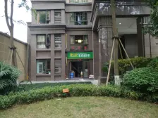 凡尔赛领馆二期,正规三房,户型方正中间楼层