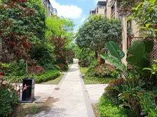 奥园商圈旁洋房,有两层地下室,出则繁华,入则宁静。