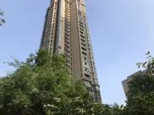 轻轨站200米+精装3房2卫+户型方正+拎包入住+急售!