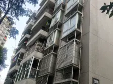 洋人街,大两房,户型方正看房方便。