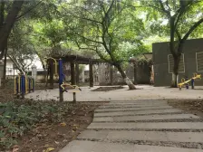 轻轨站楼上 精装单配 户型方正 采光好