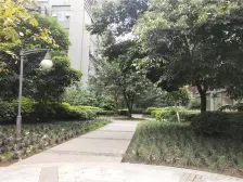 此房采光充足,楼下就是环线地铁,出行方便 精装修