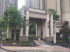 此房 装修保持好,中间楼层视野好,可以直接领包入住