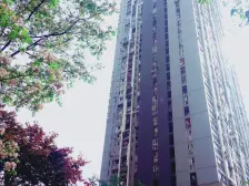 这是南坪万达商圈 东原锦悦 住家小两房 中间楼层