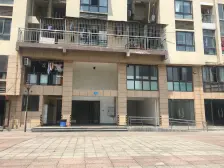 轻轨旁 出行方便 装修跃层 出门即轻轨