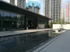 此房已满2年,带个车位,过户费便宜