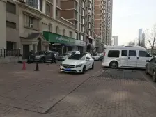 三层面积相同,楼体很宽很体面,也可以自己安电梯