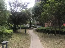 新上中高区三房,少有边套户型,诚意出售