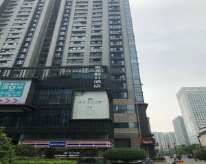 布鲁明顿广场1室2厅东
