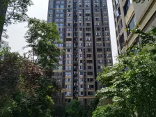 渝高香洲全看公园 清水四房 板式结构 中间楼层