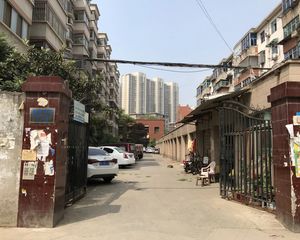 业主诚心出售,户型方正,视野开阔,采光良好,