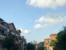 爱丁堡精装三房从没住过人,中间楼层采光好,业主急售