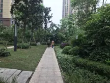 金辉城春上南滨横厅三房,装修保持好,业主安心出售。