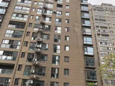 一梯一户的精装大平层,空调地暖和新风,立即入住