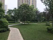 南滨路上的精装修两房,600米到轻轨站,出行方便!