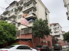 出手江桥二村楼梯3楼,精装修,价格美丽