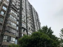 近地铁,产权清晰 中间楼层,电梯房 业主诚意