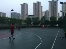 此房是中渝开发建设的,位于新牌坊郑家院子