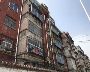 二楼 户型方正 南北通透 三室出售