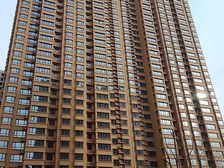 东方名城多层顶楼复式马上满两年带储藏室有个大露台