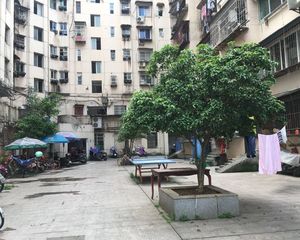 利中小区 房源看中价格有谈 价格优惠 地理位置优越 地铁近