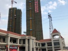 叠拼别墅下叠带花园看房方便高档小区环境优美。