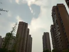 有车位 精装修可以直接拎包入住 看房方便。