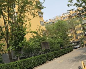 新街口西里一区全朝南中间楼层2居室