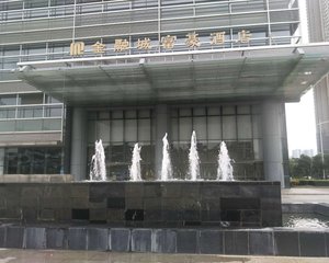 地铁金融城 1房1厅 南向 中层 装修靓 看房方便