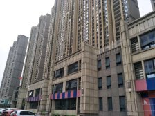 此房证满五年,税费少,南北对流,望花园,安静舒适