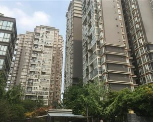 世家东部时空1室1厅西南