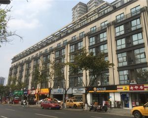 世家东部时空3室2厅东南