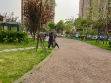 满五年了 双南带厅 得房率高 小区停车方便 看房提前约