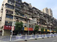 利中小区 南北通透,采光好 视野好,诚心出售