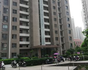 业主诚心出售双卫双阳台视野也很好