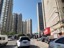 此房满五带落地阳台,中间好楼层,小区绿化好出行方便