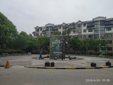 临湖精装大三室,中间楼层户型好,建业品质