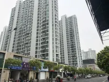 近地铁,中间楼层,产权清晰,大平层 急售房源