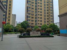 秀水名居环境好,出门湛河,出行方便。