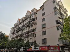 此房满五年,步梯中层,小户型,采光充足,配套设齐全