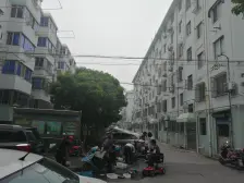 育秀三区 位置好 育秀路繁华一条街