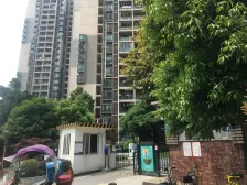 户型方正,采光充足,诚心出售,家具家电齐全