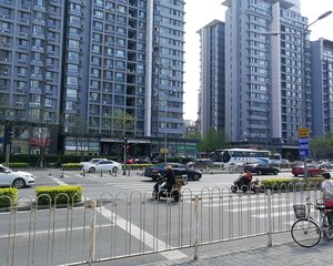 富贵园二区东北向两居,户型方正,满五年,不临街!